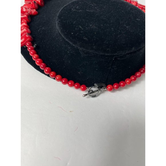 VINTAGE GENUINE RED CORAL BIB TOGGLE NECKLACE - Picture 2 of 8